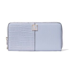 VICTORIA’S SECRET • Wrap Around Zip Wallet Skyflower Blue Color Block